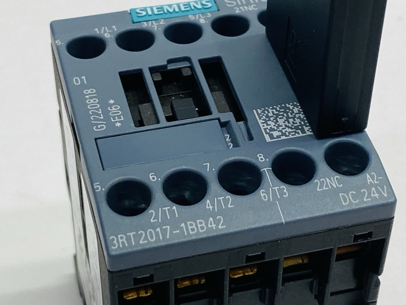 Siemens 3RT2017-1BB42 Power Contactor 3-Pole 12A 400V 24VDC w/ 3RT2916-1BB00 - Maverick Industrial Sales