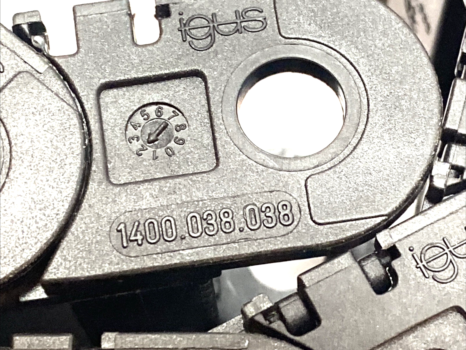 Igus 1400.038.038 E2 Energy Chain Cable Carrier 50 LINKS - Maverick Industrial Sales