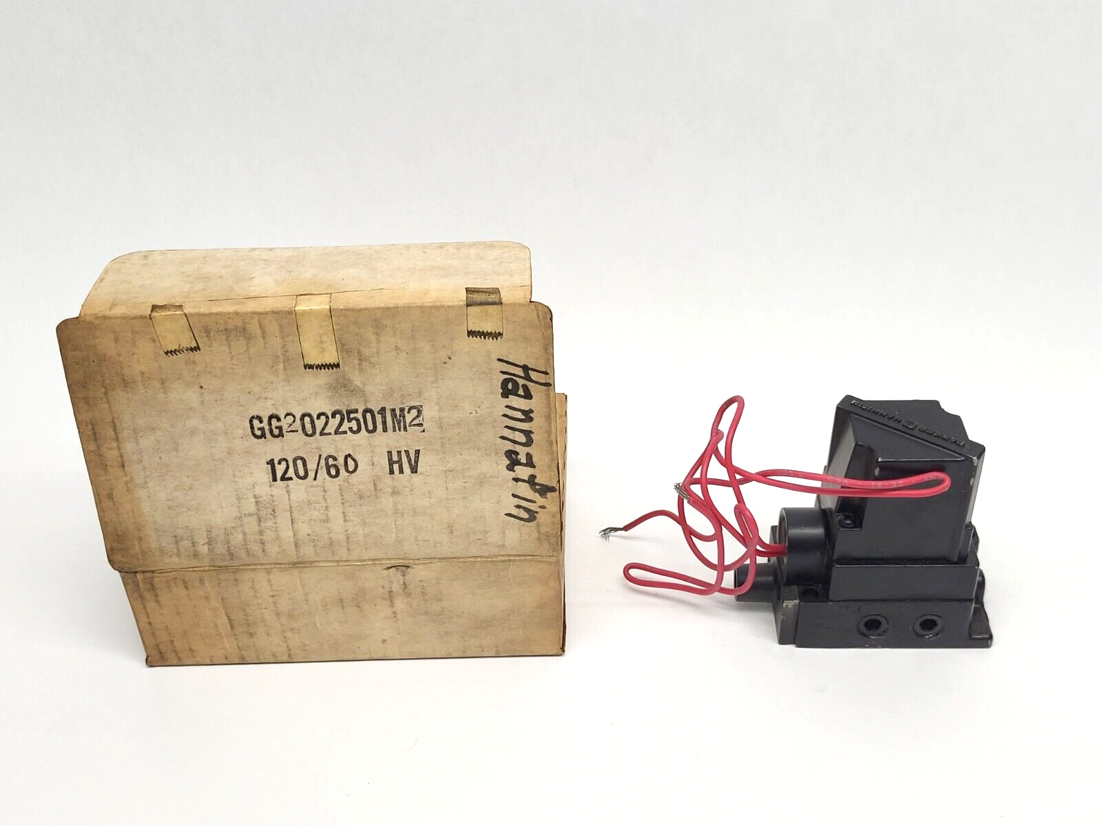Parker Hannifin GG-202-250-M2 4-Way 2-Position Solenoid Valve 1/4" NPT 4-Port - Maverick Industrial Sales