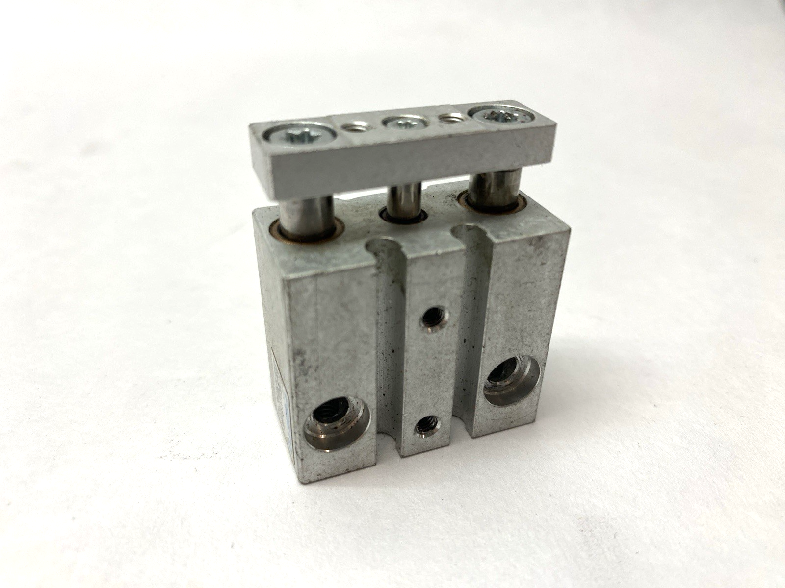 Festo DFM-10-10-P-A-GF Pneumatic Cylinder 4154769 - Maverick Industrial Sales