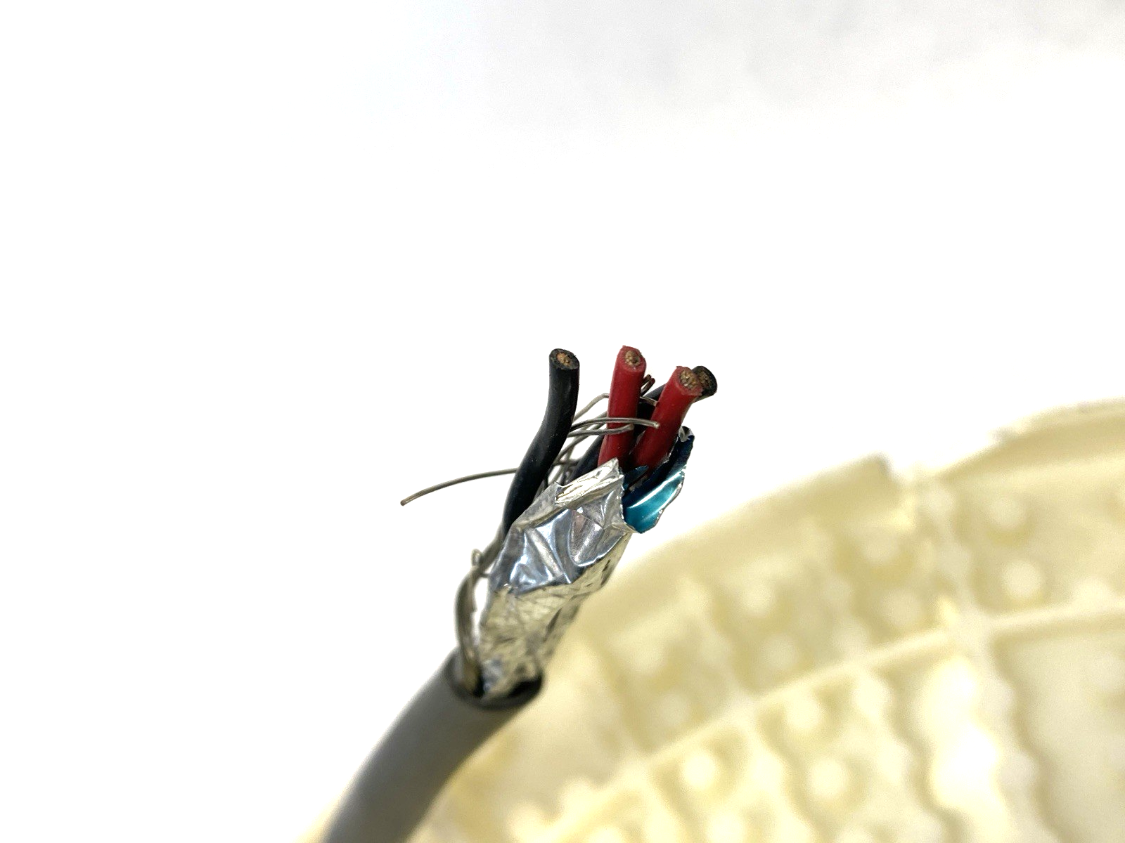 9552 | Belden PLTC Cable 2 Pair 18AWG Shielded 300V SPOOL OF 140' - New – Open box - Maverick Industrial Sales