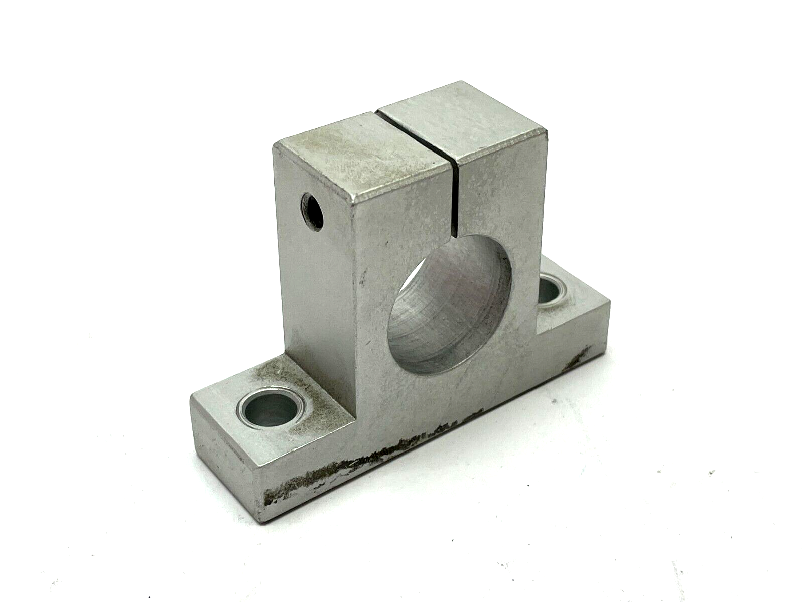 80/20 5870 Narrow Horizontal Stanchion Base 15 Series 1" - Maverick Industrial Sales