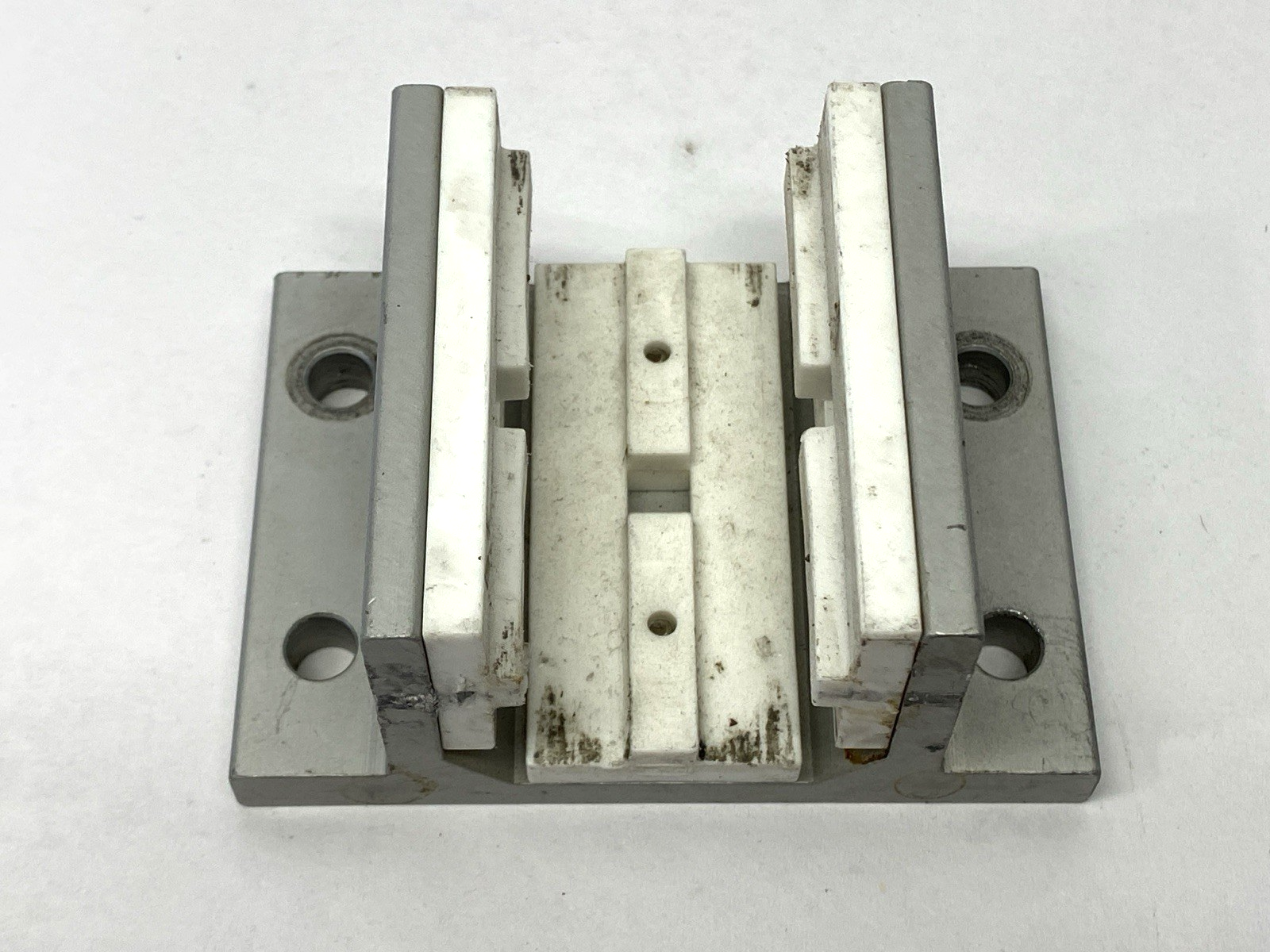 6825 | 80/20 3-Slot Mount Double Flange Aluminum Linear Bearing DAMAGED PLASTIC - Used - Maverick Industrial Sales