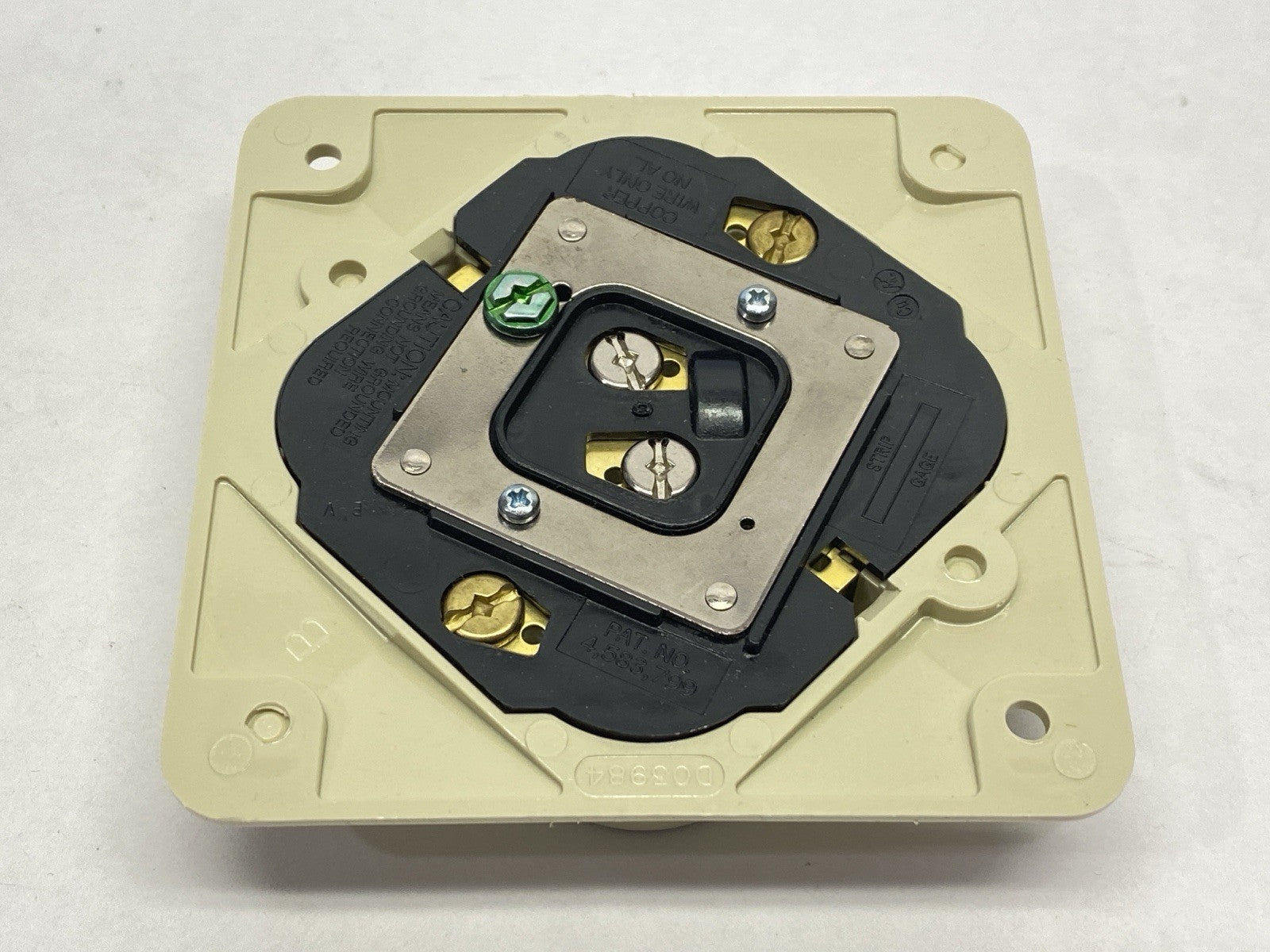 HBL415I | Hubbell HBL 4-Plex Receptacle Ivory 2-Pole 15A 125V - New – Open box - Maverick Industrial Sales