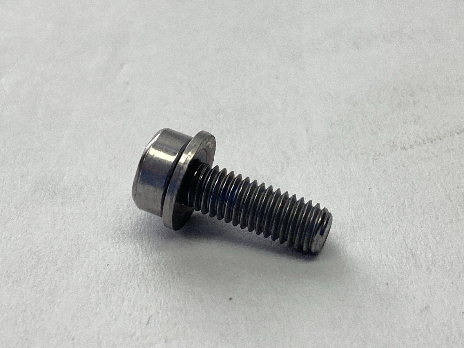 305683 M5x15-8.8 Torx Head Assembly Screw LOT OF 10 - Maverick Industrial Sales