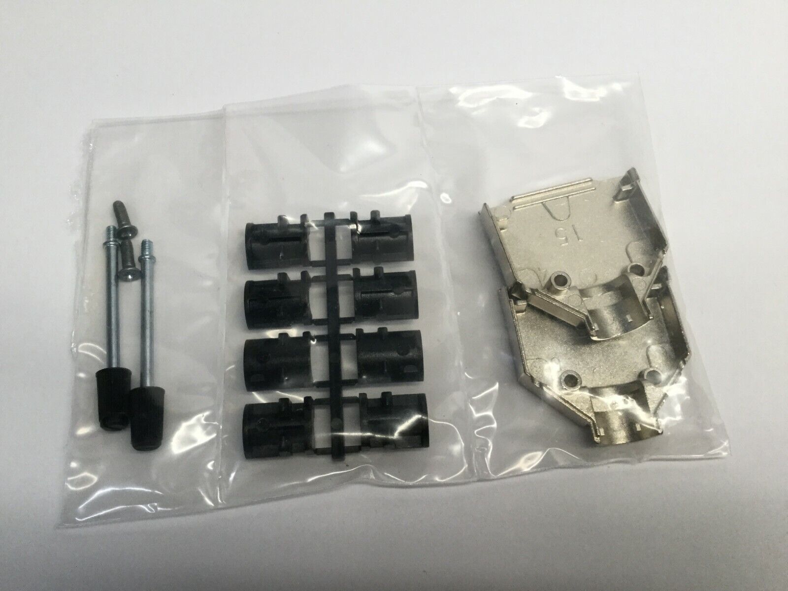 8655MH1501BLF | FCI 8655MH1501BLF Backshell DB15 Metal SHLD