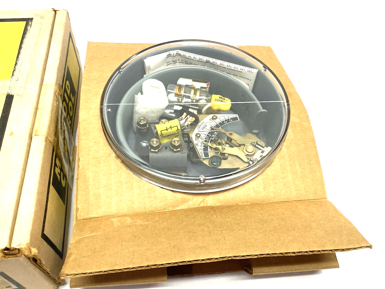 DA-31-127-3A | Dwyer Omega, Mercoid Controls Pressure Switch, Adjustable Diff. - New – Open box - Maverick Industrial Sales