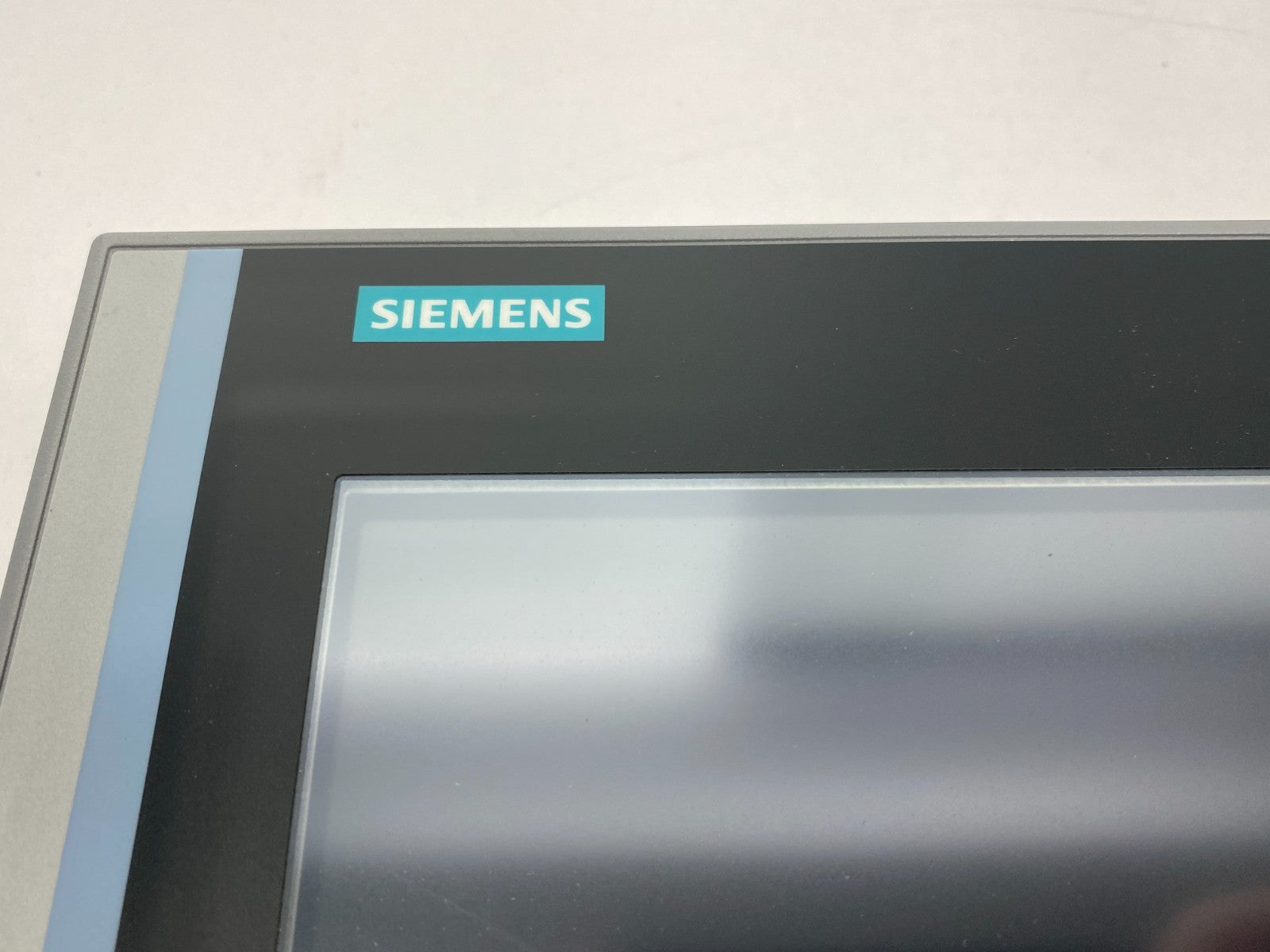 Siemens 6AV2 124-0QC02-0AX1 TP1500 Comfort Touch Display Panel HMI 331mm x 207mm - Maverick Industrial Sales