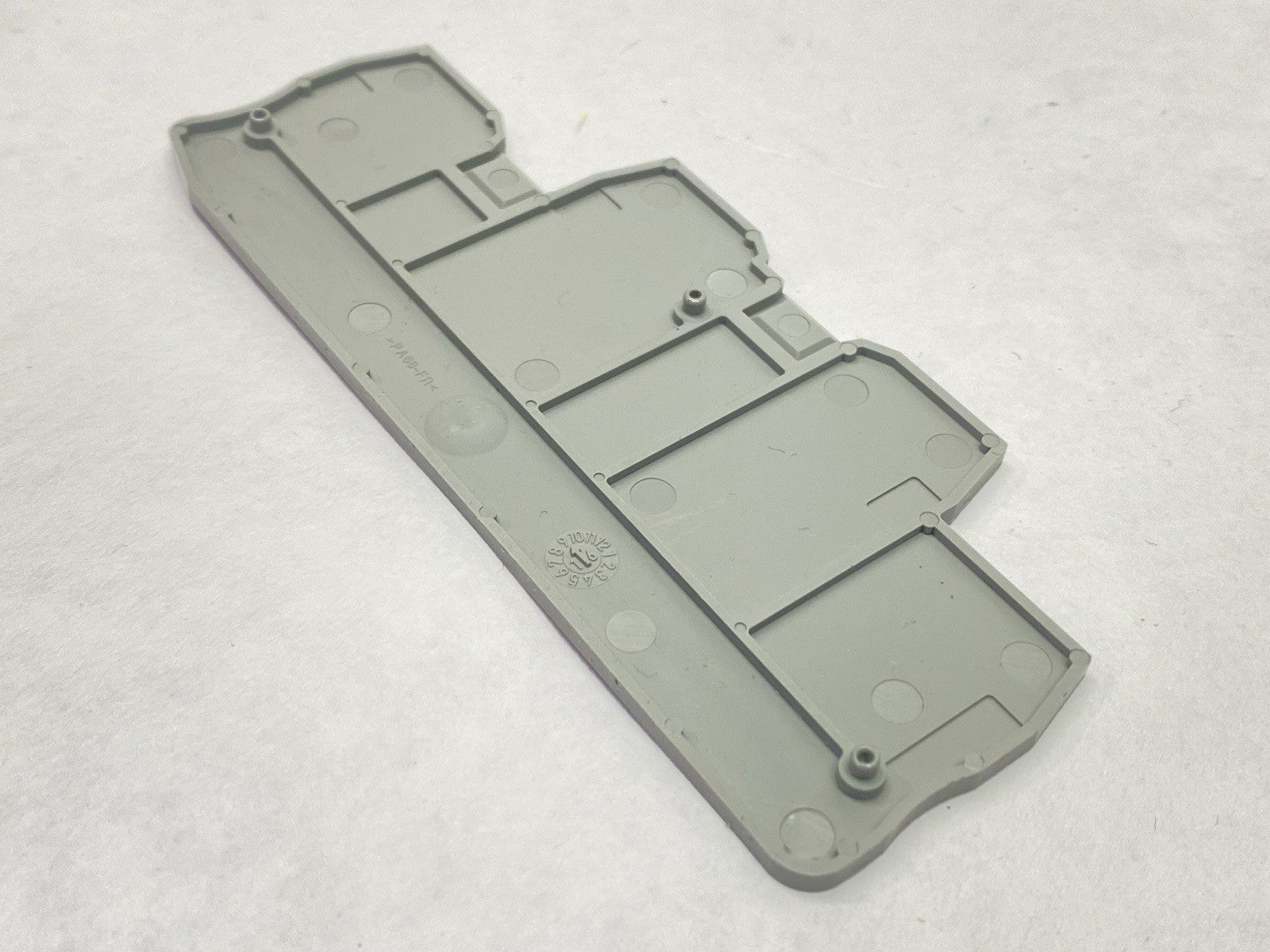 D-QTTCB 1,5,3205187 | Phoenix Contact D-QTTCB 1,5 End Cover Gray 3205187 LOT OF 10 - Used - Maverick Industrial Sales