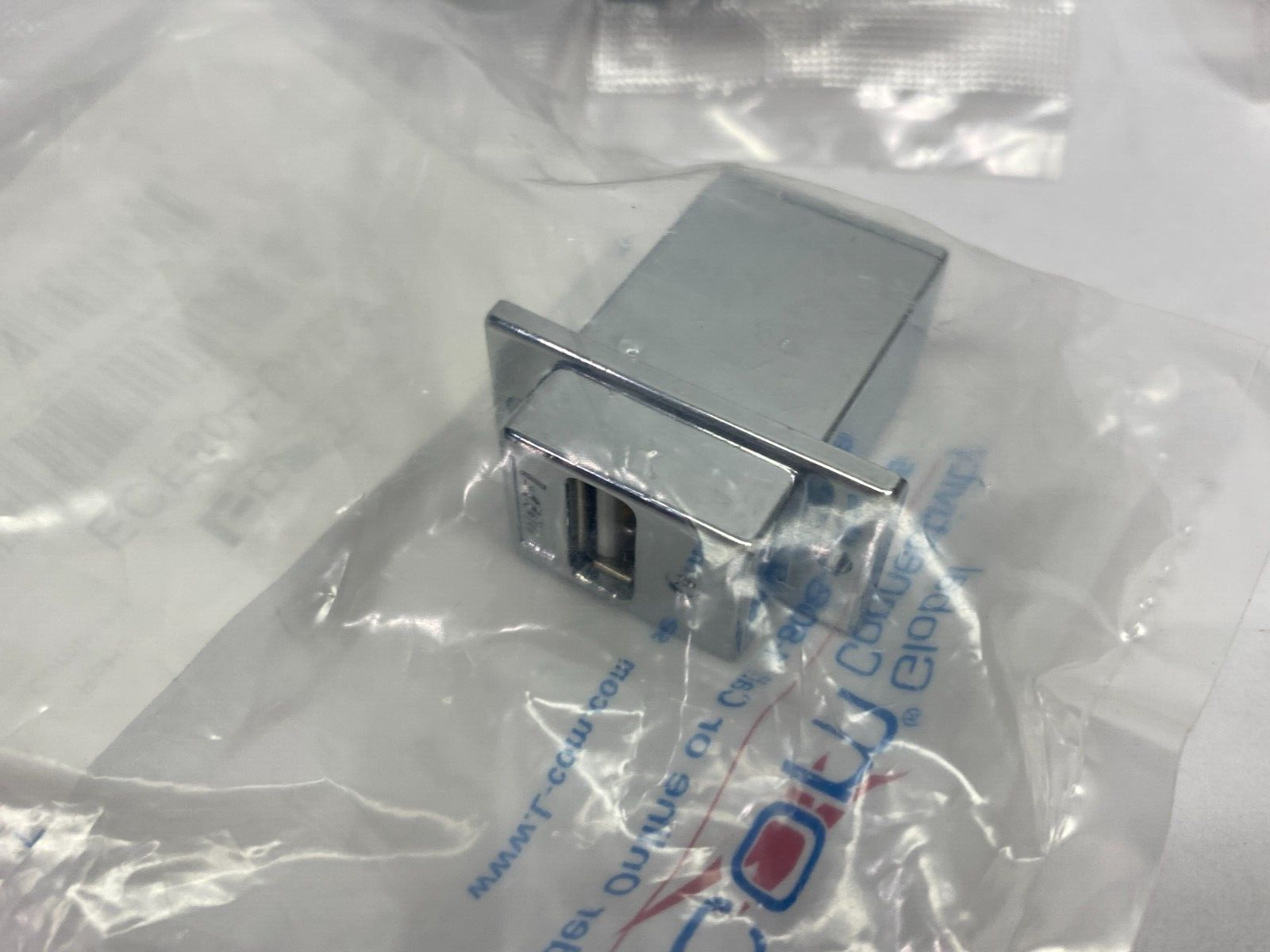 L-Com ECF504-UABS Panel Mount USB-A to USB-B Connector LOT OF 4 - Maverick Industrial Sales
