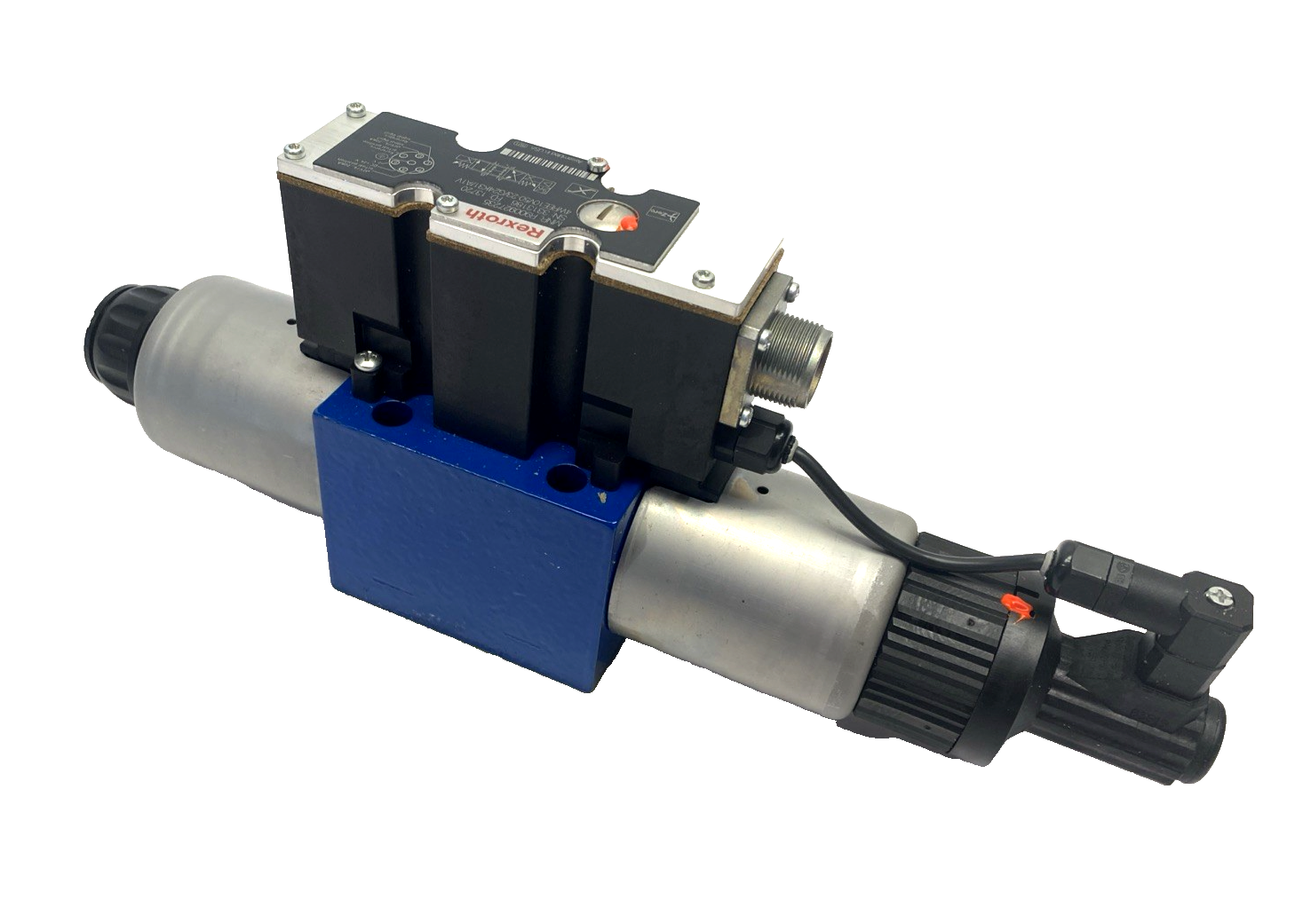 Bosch Rexroth R900927235 Proportional Directional Valve 4WREE10V50-23/G24K31/A1V - Maverick Industrial Sales