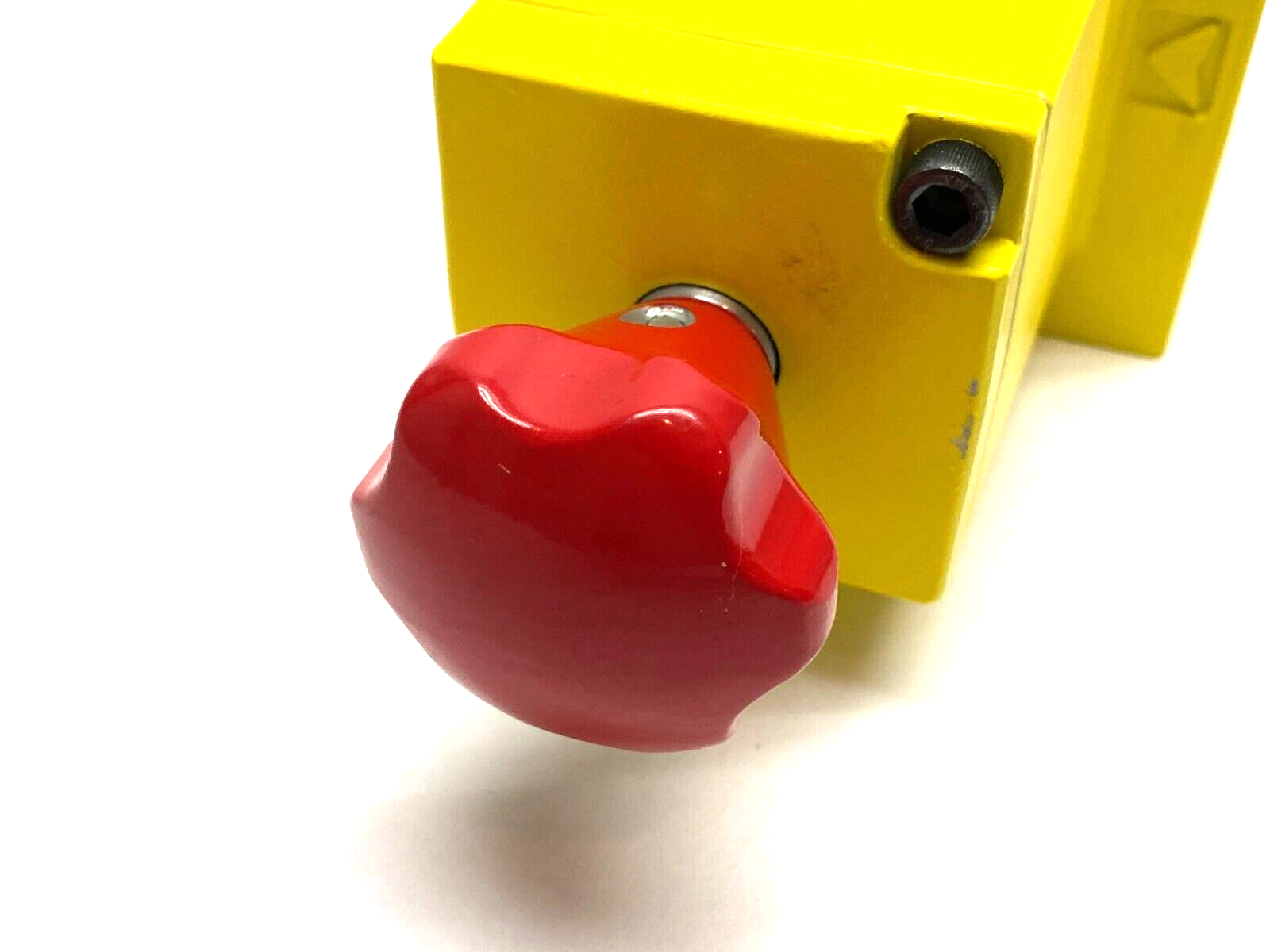Numatics VT42N06AY Slo-Start Inline Manual Lockout Valve - Maverick Industrial Sales
