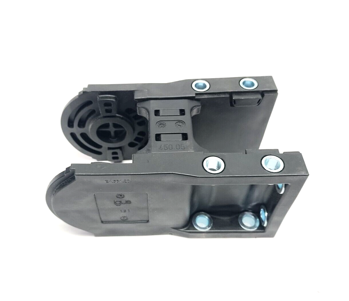 E4-561-20, E4.561.20 | Igus E4-561-20 E-Chain Mounting Bracket KMA, Locking, E4.561.20 - New – Open box - Maverick Industrial Sales
