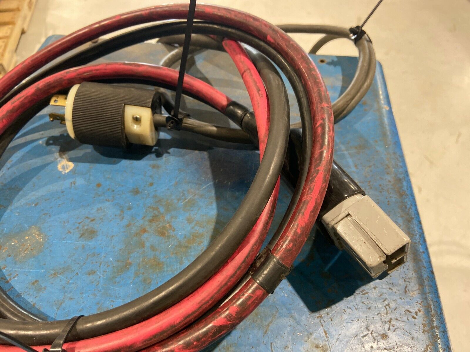 Pluskota SDR18-120 Lift Truck Battery Charger 18 Cell 1 PH 440/500 VAC 120 DC - Maverick Industrial Sales