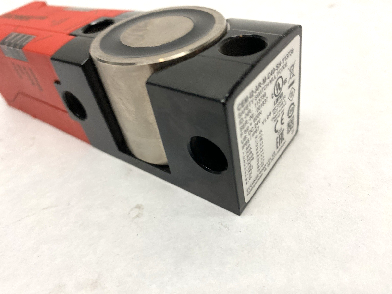 Euchner CEM-I2-AR-M-C40-SH-113739 Safety Switch - Maverick Industrial Sales