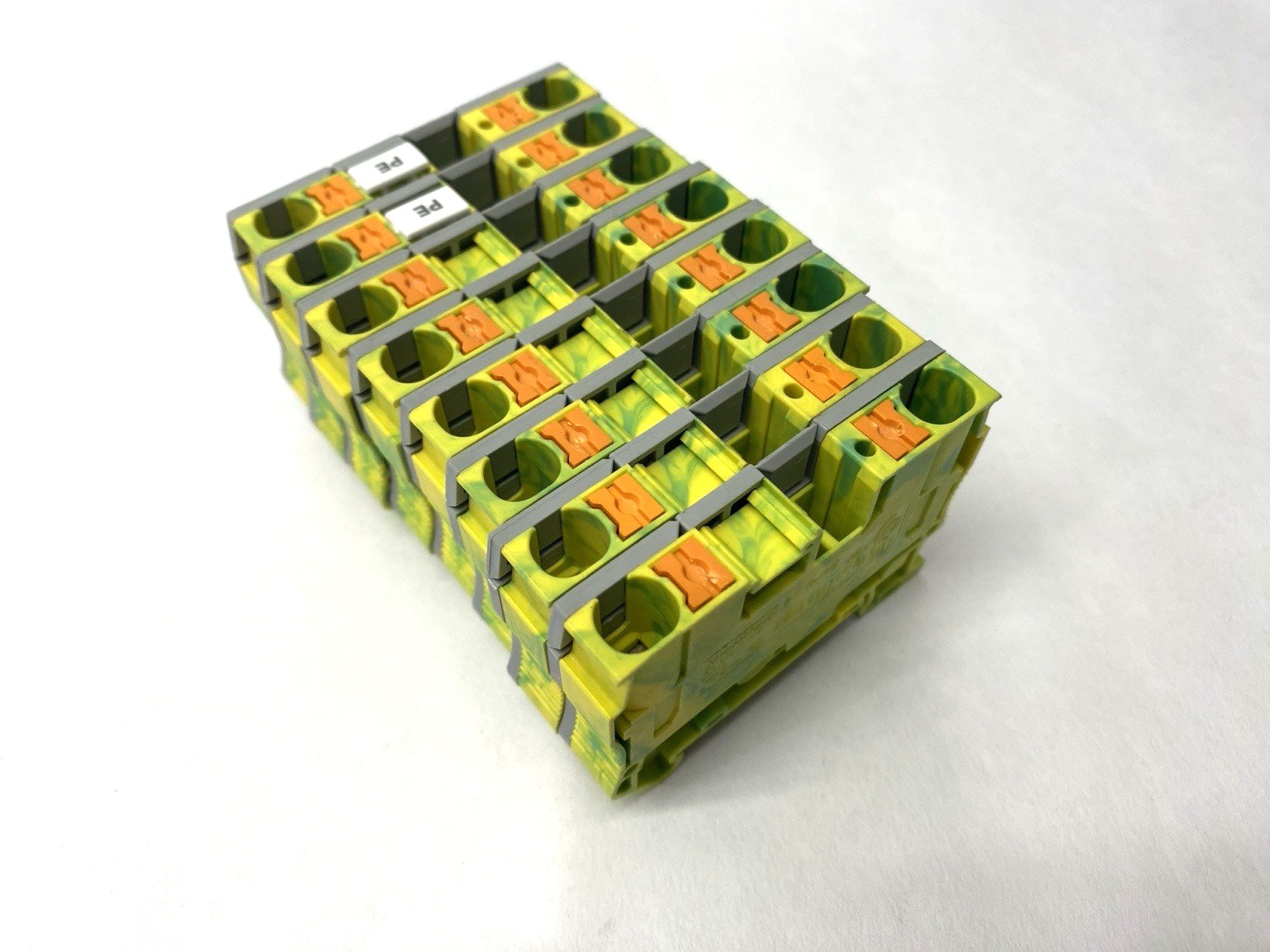 PT 6-PE | Phoenix Contact Protective Conductor Terminal Block 3211822 LOT OF 8 - Used - Maverick Industrial Sales