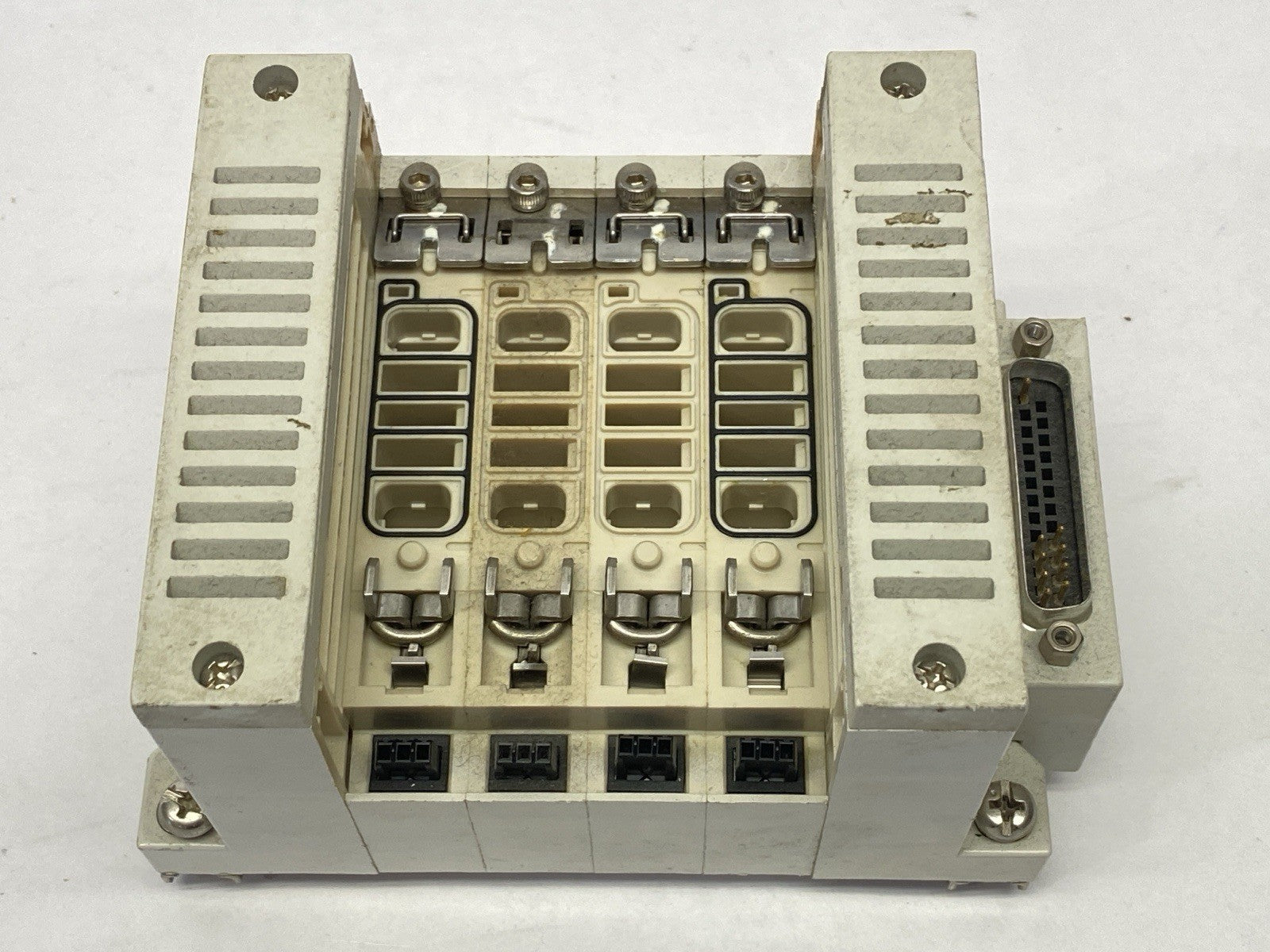 SMC VV5Q21-04N7FU0-D05 Pneumatic Plug-In Manifold 4-Port - Maverick Industrial Sales