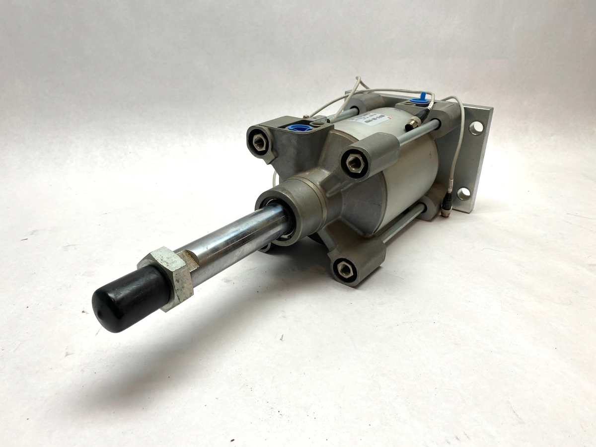 C96DF125-100W-F5PWSDP | SMC Rod End Double Acting Cylinder 125mm Bore 100mm Stroke - Used - Maverick Industrial Sales
