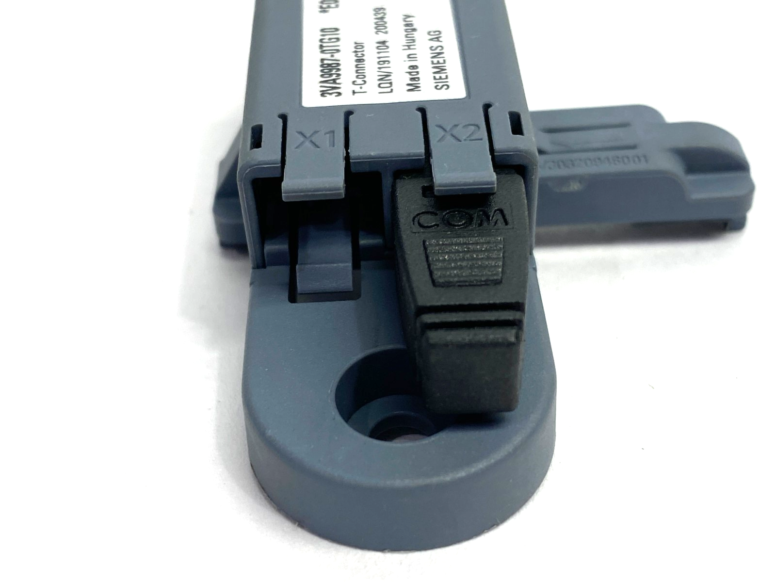 Siemens 3VA9987-0TG10 SENTRON T-Connector w/ 3VA-FS400 DIN Rail Connector - Maverick Industrial Sales