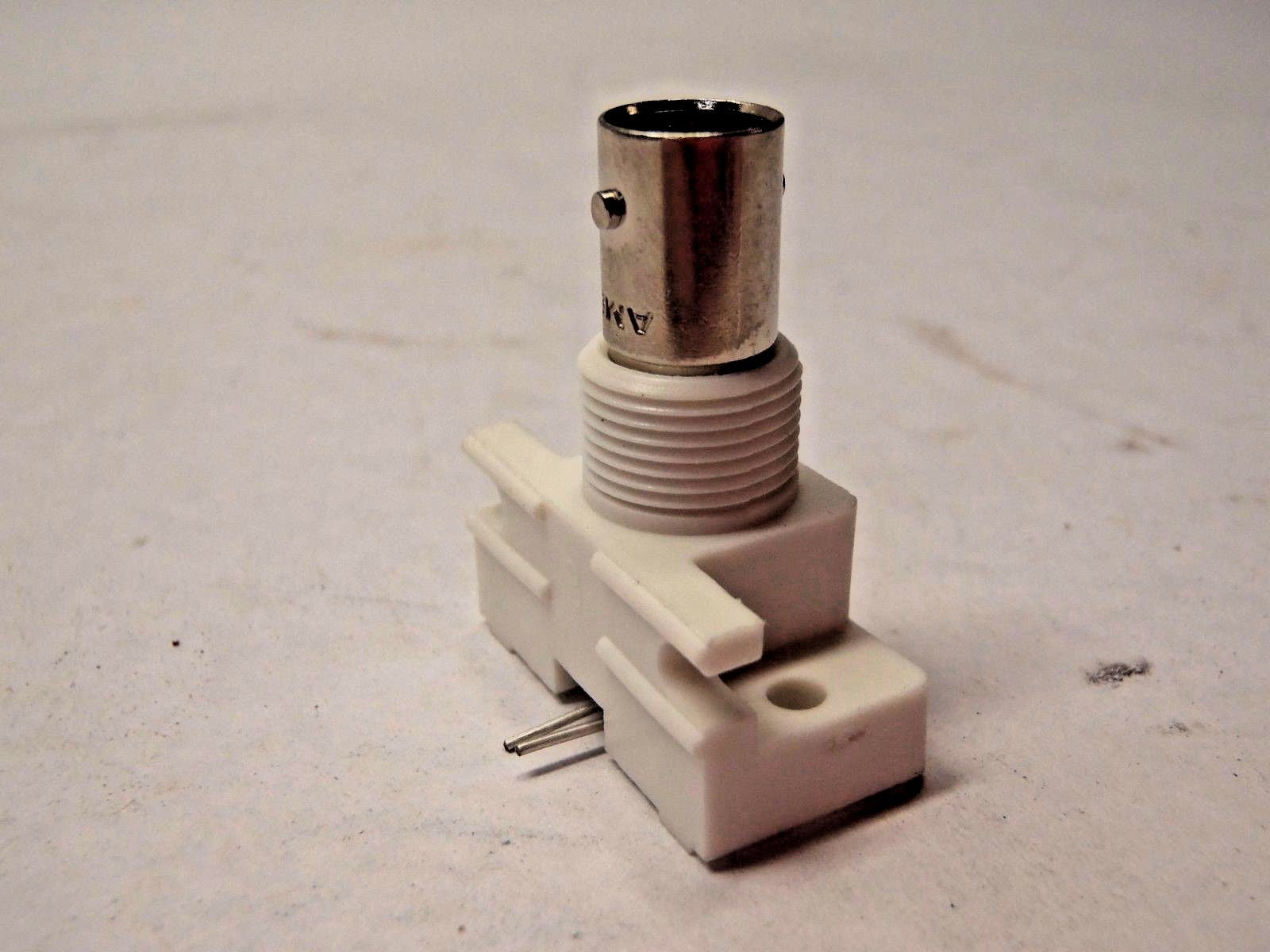 TE Connectivity 5226978-3 BNC Connector Jack Female Socket 50 Ohm LOT OF 8 - Maverick Industrial Sales