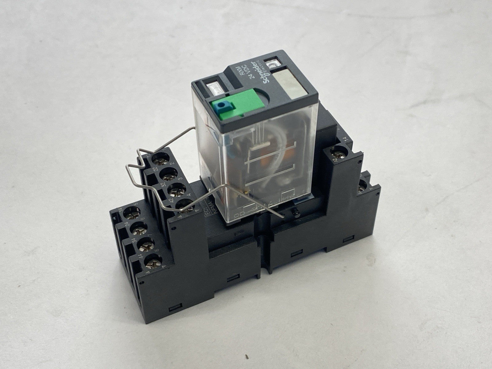 Schneider Electric RXM4AB2BD Relay 10A 250VAC w/ RXZE2M114M Base RXM040W Diode - Maverick Industrial Sales