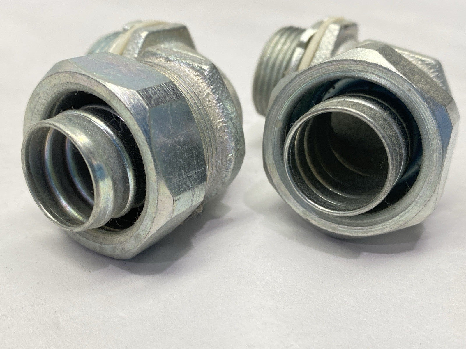 ST9075 | Appleton Liquidtight Connector 90 Degree 3/4" LOT OF 2 - New – Open box - Maverick Industrial Sales