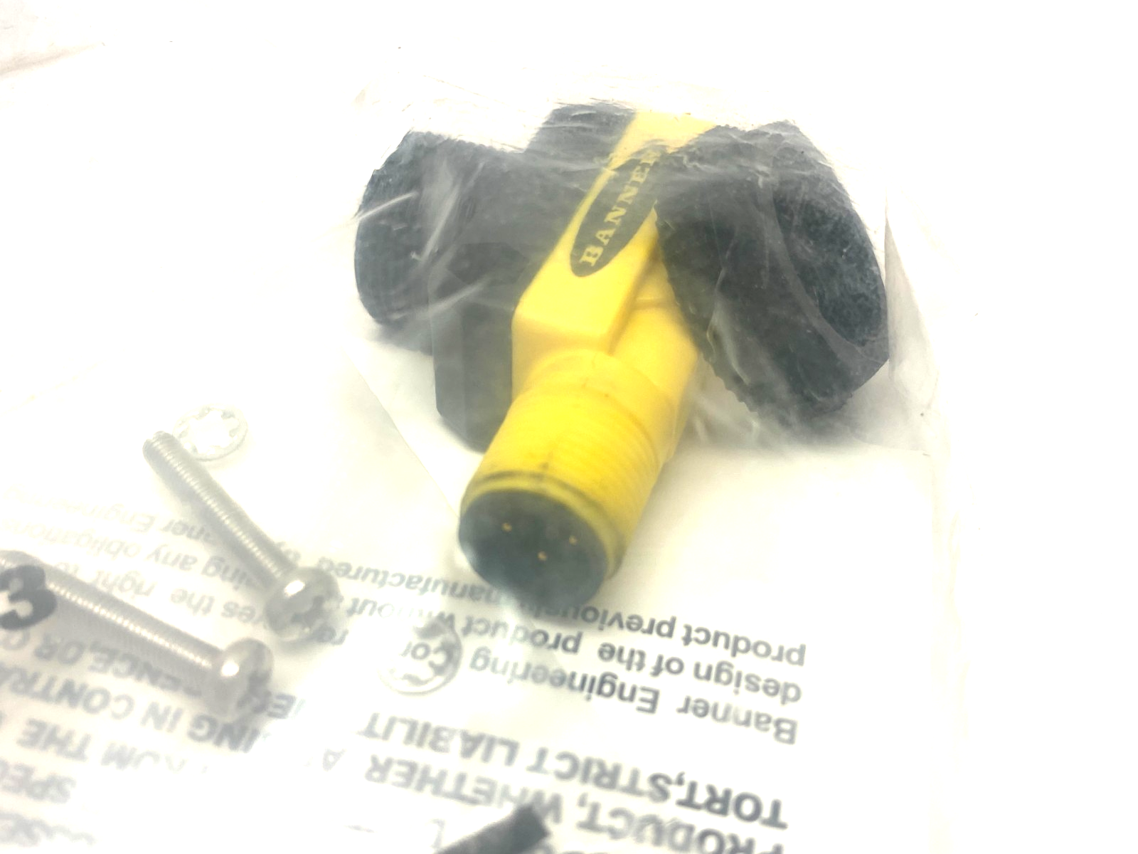 Banner QS18VP6FF100Q8 WORLD-BEAM Fixed Field Photoelectric Sensor 71882 - Maverick Industrial Sales