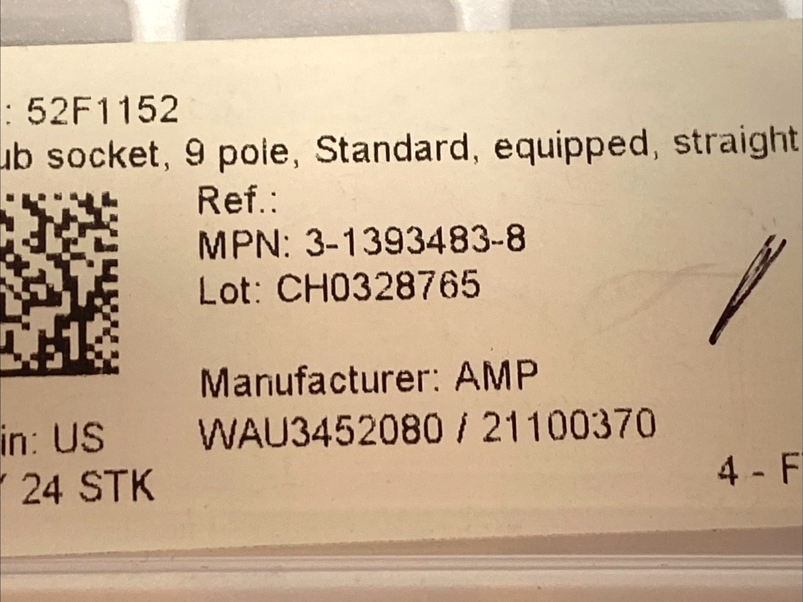 3‑1393483‑8 | AMP D‑Sub Receptacle 9‑Pole LOT OF 24 - New - Maverick Industrial Sales