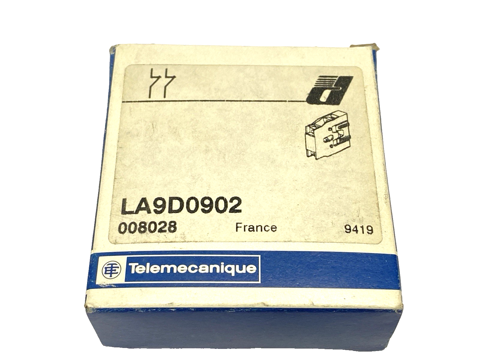 LA9D0902 | Telemecanique Mechanical Interlock Inversing Block Kit 3-Pole 9-32A - New – Open box - Maverick Industrial Sales