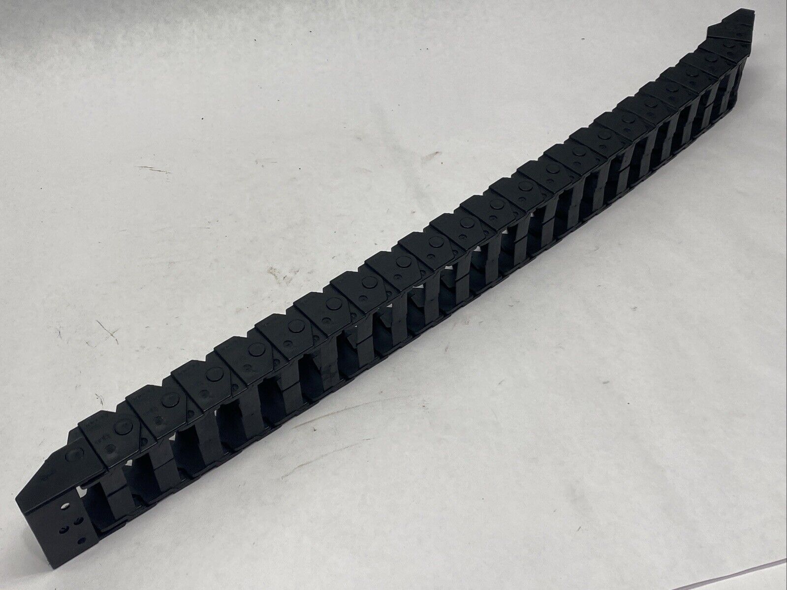 Igus E16-4-060-0 Series E16 Energy Chain 22 Links 2.2ft w/ 117-4-12P-A2 Brackets - Maverick Industrial Sales