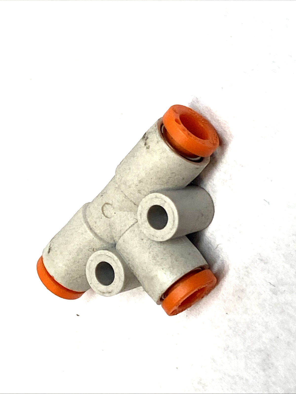 KQ2T03-00A | SMC Union Tee Fitting 5/32" Push-In Tube LOT OF 3 - Used - Maverick Industrial Sales