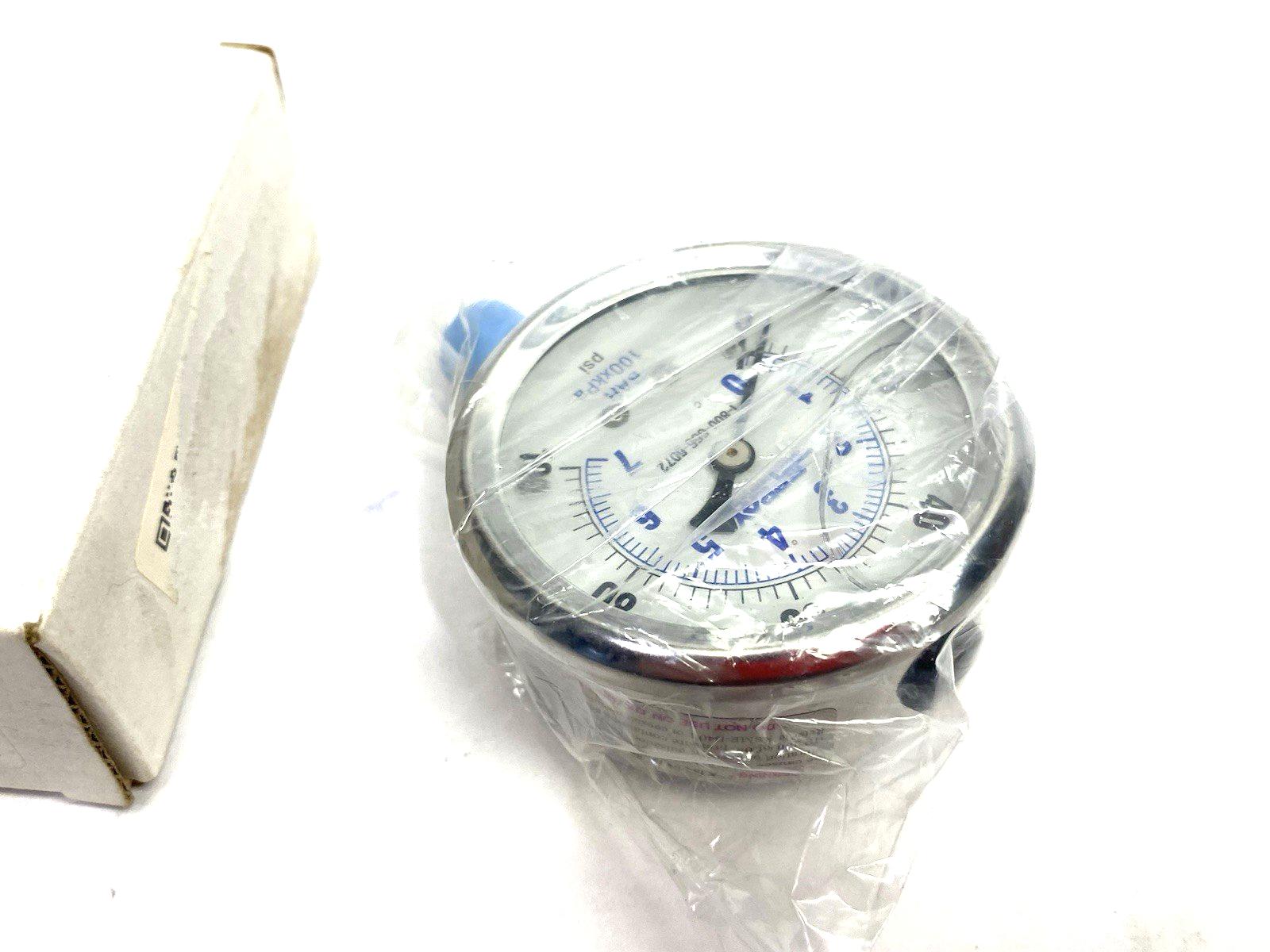 ICO300-101-100L | Spray Systems Pressure Gauge 2.5" Face 0-100psi, 1/4" LM - New – Open box - Maverick Industrial Sales