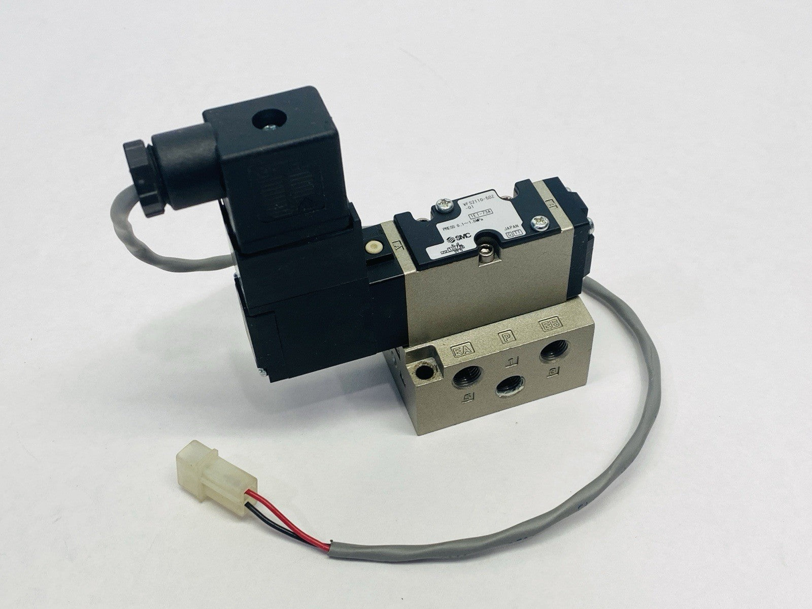 SMC VFS2110-5DZ-01 Pneumatic Solenoid Valve 5-Port 24VDC - Maverick Industrial Sales