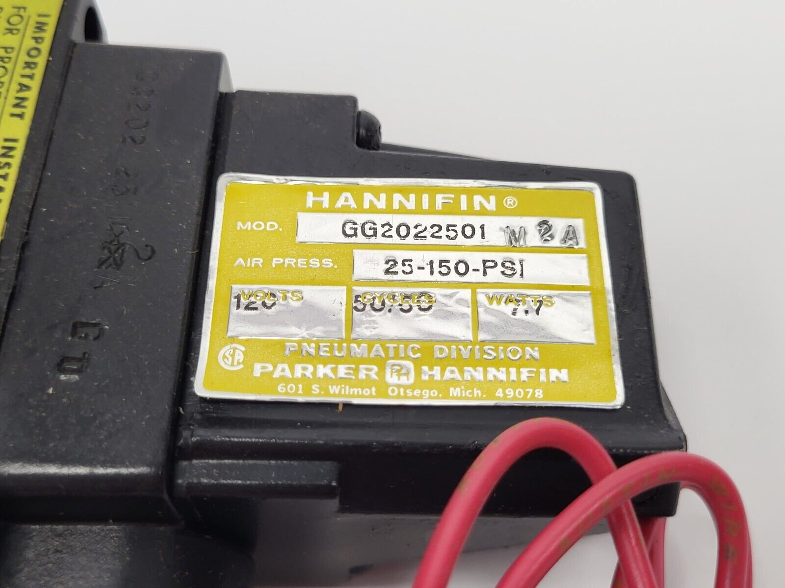 Parker Hannifin GG202-25-M2A Solenoid Valve 4-Way 2-Position 1/4" NPT 4-Port - Maverick Industrial Sales