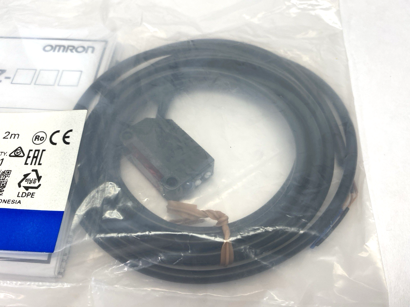 Omron E3Z-R81 Photoelectric Sensor 12-24VDC 2m - Maverick Industrial Sales