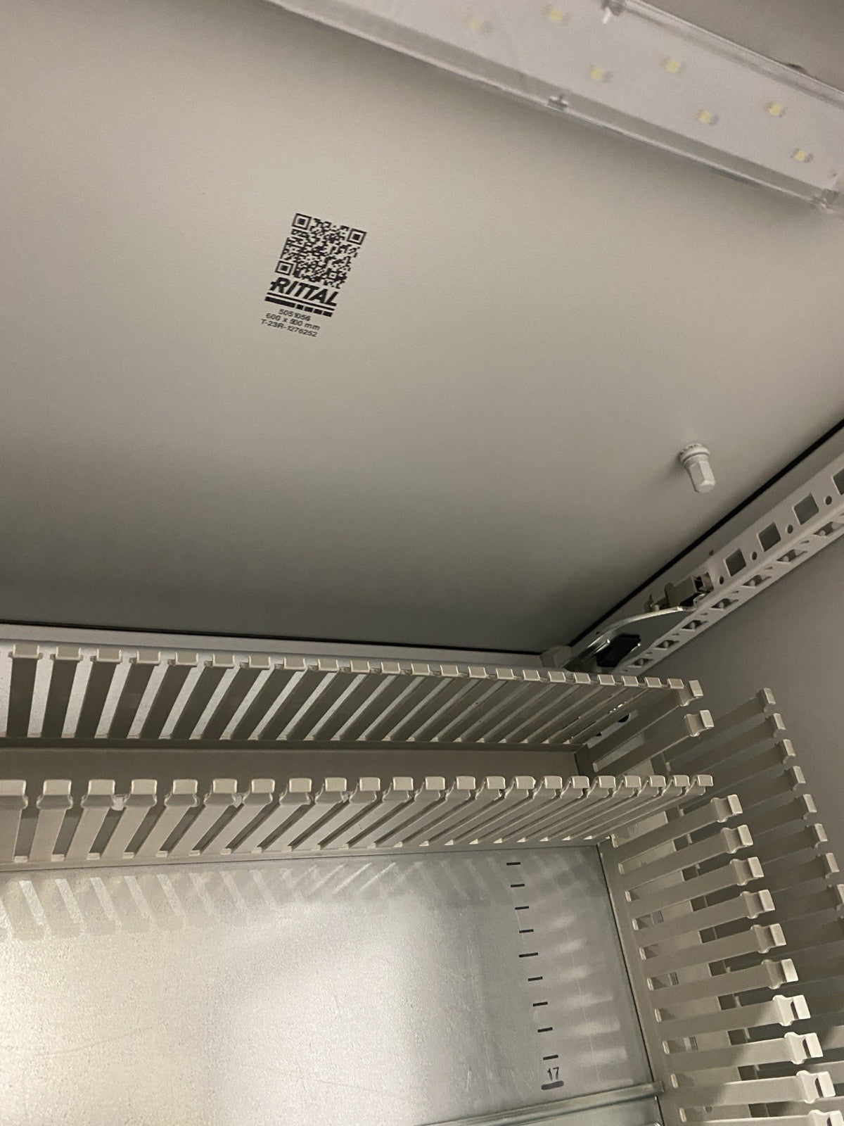 VX 8605.000 | Rittal VX 8605000 Enclosure Frame Basic with Back Plate. - New – Open box - Maverick Industrial Sales