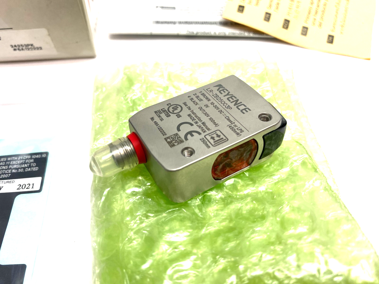 Keyence LR-ZB250C3P Self-Contained CMOS Distance Based Laser Sensor, 3-Pin 250mm - Maverick Industrial Sales
