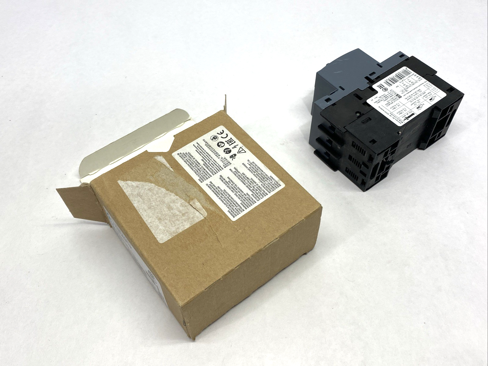 Siemens 3RV2011-1CA10 SIRIUS Circuit Breaker 1,8-2,5A 400V 27-32A - Maverick Industrial Sales