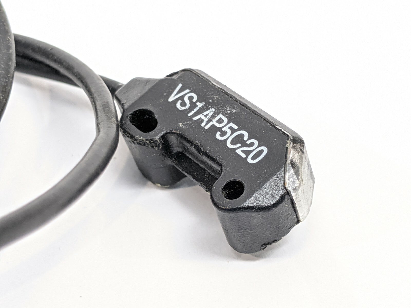 Banner VS1AP5C20 Mini Self-Contained Convergent-Mode Sensor - Maverick Industrial Sales