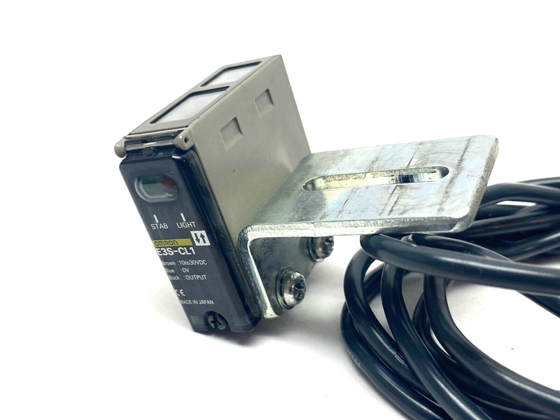 Omron E3S-CL1 Settable-Distance Photoelectric Sensor 5-200mm Sensing Distance - Maverick Industrial Sales