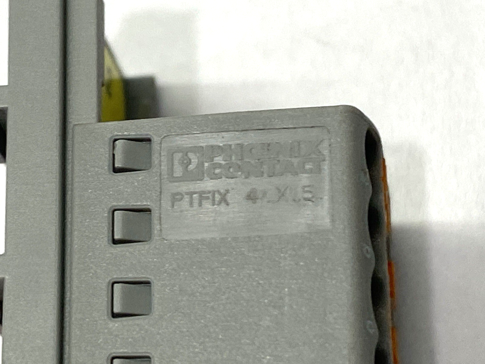 1047454 | Phoenix Contact PTFIX 4/18X1,5-NS35 GY Distribution Block LOT OF 2 - Used - Maverick Industrial Sales