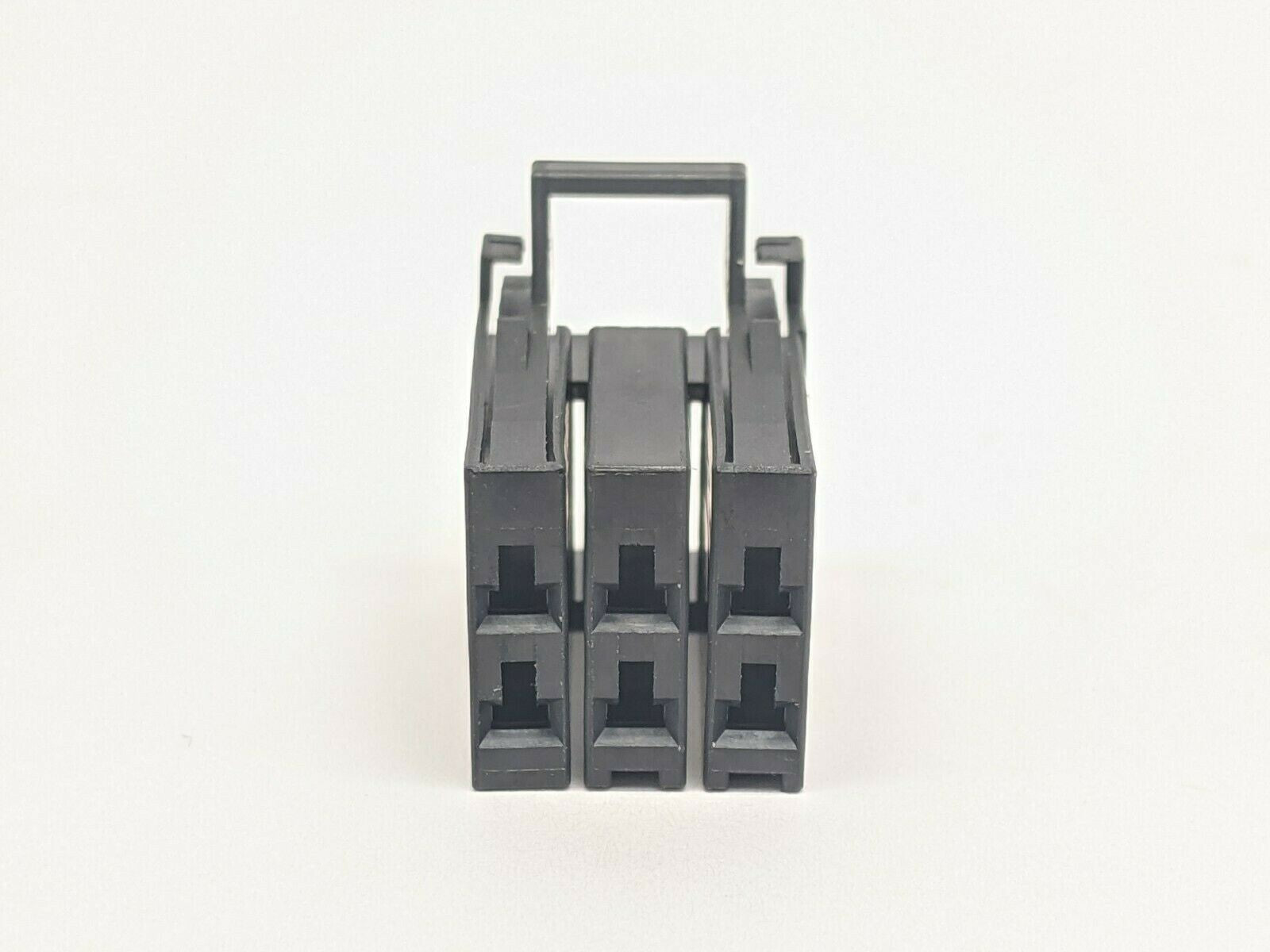 TE Connectivity 1318095-2 Dynamic 3000 Series Housing/Receptacle LOT OF 25 - Maverick Industrial Sales