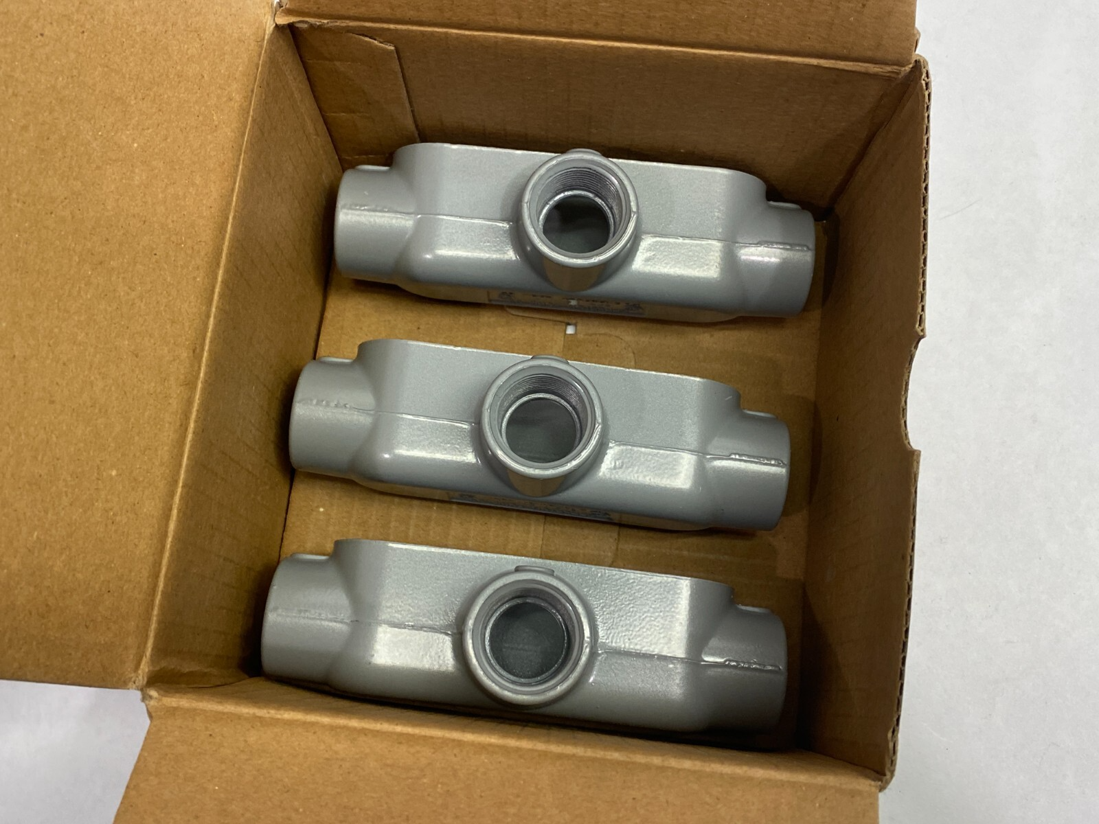 EGS Appleton T75-A Form 85 Aluminum Conduit Body 3/4" for Rigid and IMC BOX OF 3 - New – Open box - Maverick Industrial Sales