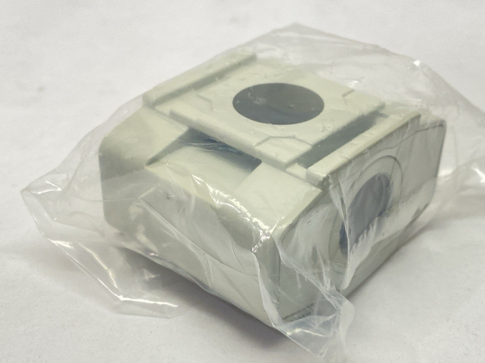 E300T-N03-D | SMC T-Shaped Piping Adapter - New - Maverick Industrial Sales