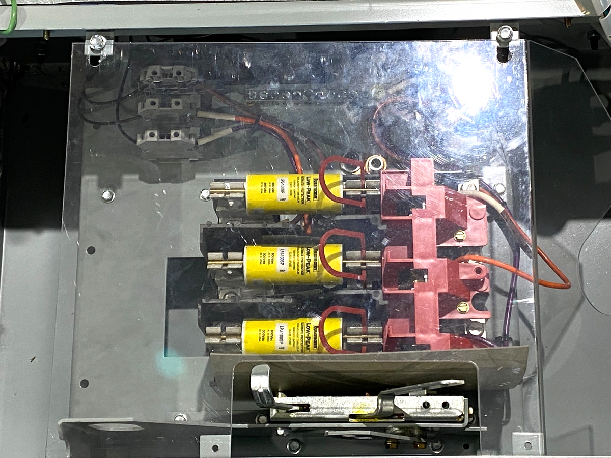 OLI363FDJB-0000 | Eaton OEM Line Isolation Safety Switch 600V 100A PAINTED BLUE - For parts or not working - Maverick Industrial Sales