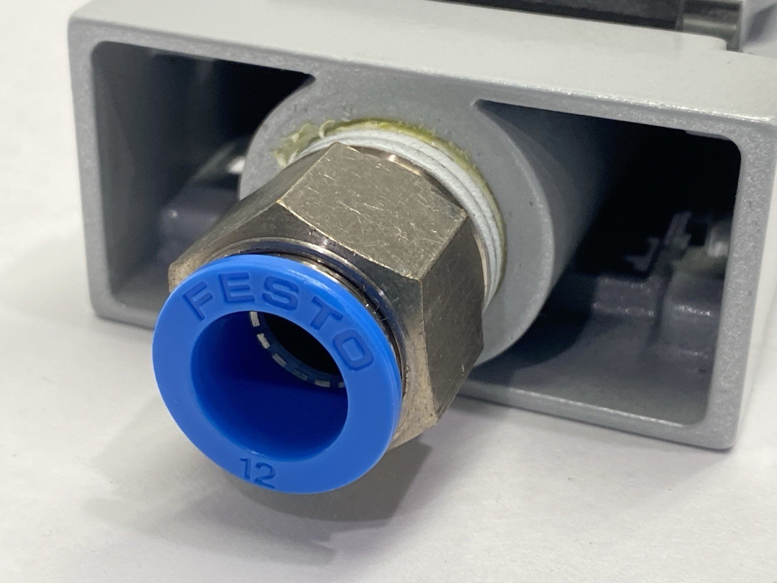MS6-FRM-FRZ | Festo Distributor Block Branching Module G1/2 549337 - Used - Maverick Industrial Sales