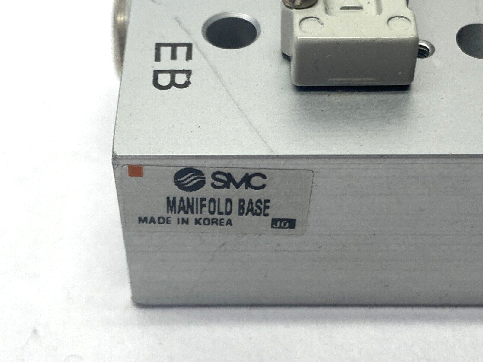 SMC SS5Y3-20-07-00N Pneumatic Manifold Base 7 Station - Maverick Industrial Sales