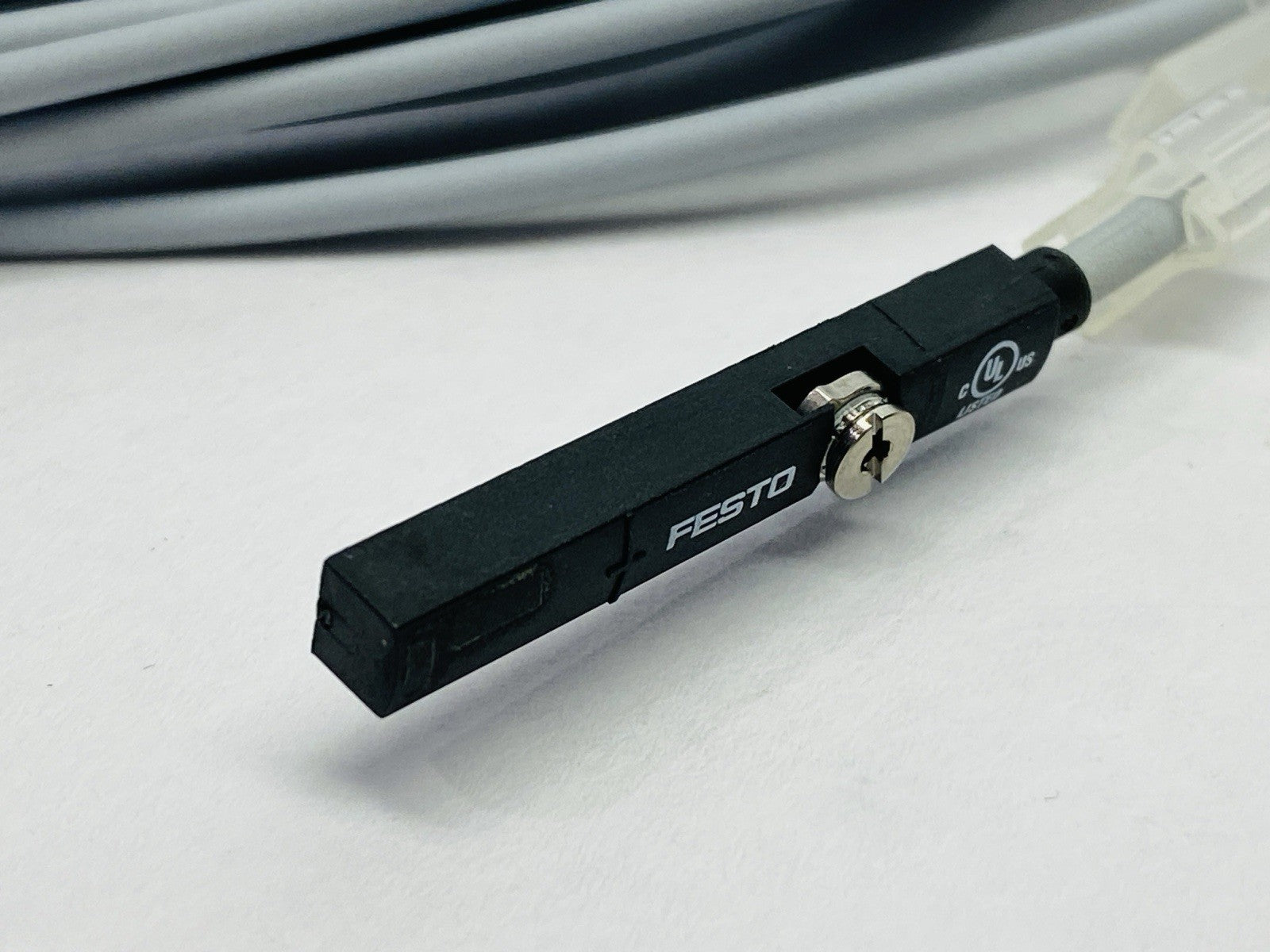 Festo SIES-8M-NO-24V-K-7.5-OE Proximity Sensor 7.5m 10.30VDC 551401 - Maverick Industrial Sales