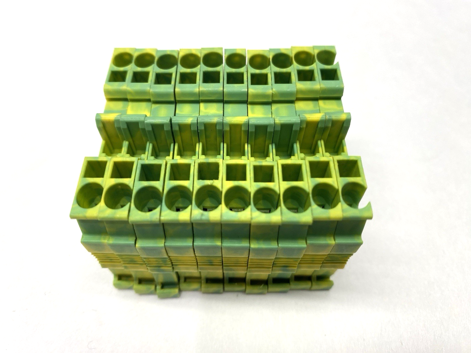 3031238 | Phoenix Contact ST 2,5-PE Terminal Block LOT OF 10 - Used - Maverick Industrial Sales