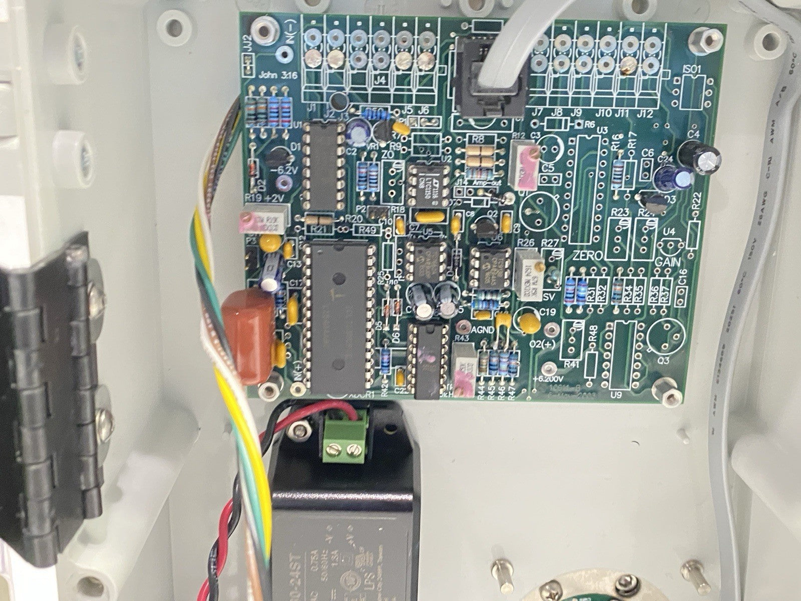 3000-G115BTP | Alpha Omega Instruments Series 3000 Trace Oxygen Analyzer 100-240V - For parts or not working - Maverick Industrial Sales